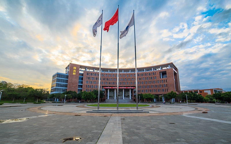 华南理工大学(华南理工大学官网)