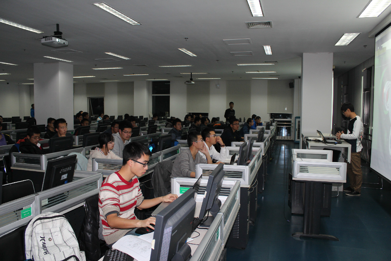 北京理工大学毕业证外壳